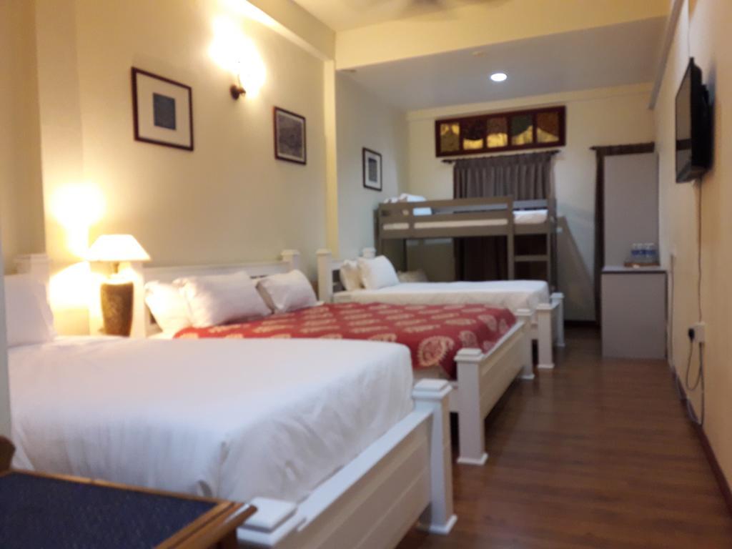Hotel Zamburger Heritage Melaka Exterior photo